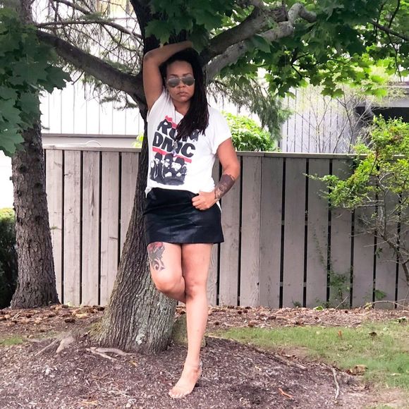 Faux Leather Skirt with Belt - Picture 5 of 8